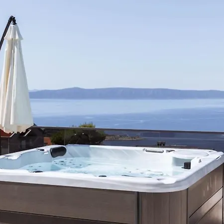 Sunny Lux 1 In By Guide Villa *