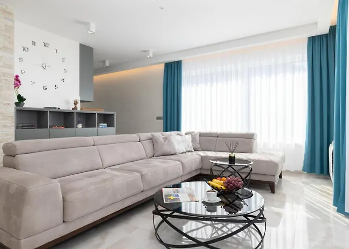 Sunny Lux 1 In By Guide *