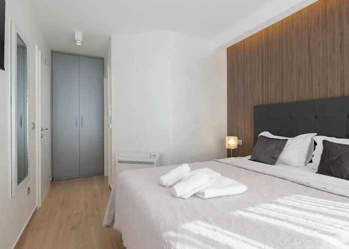 Villa Sunny Lux 1 In By Guide Makarska