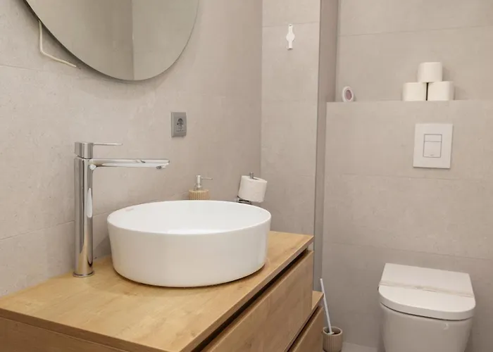 Sunny Lux 1 In By Guide Villa